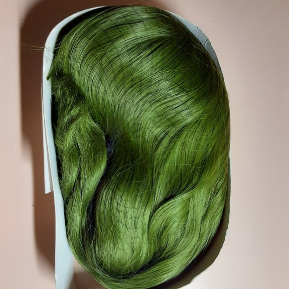 GREEN WIG (NEW) - Picture 2 of 2